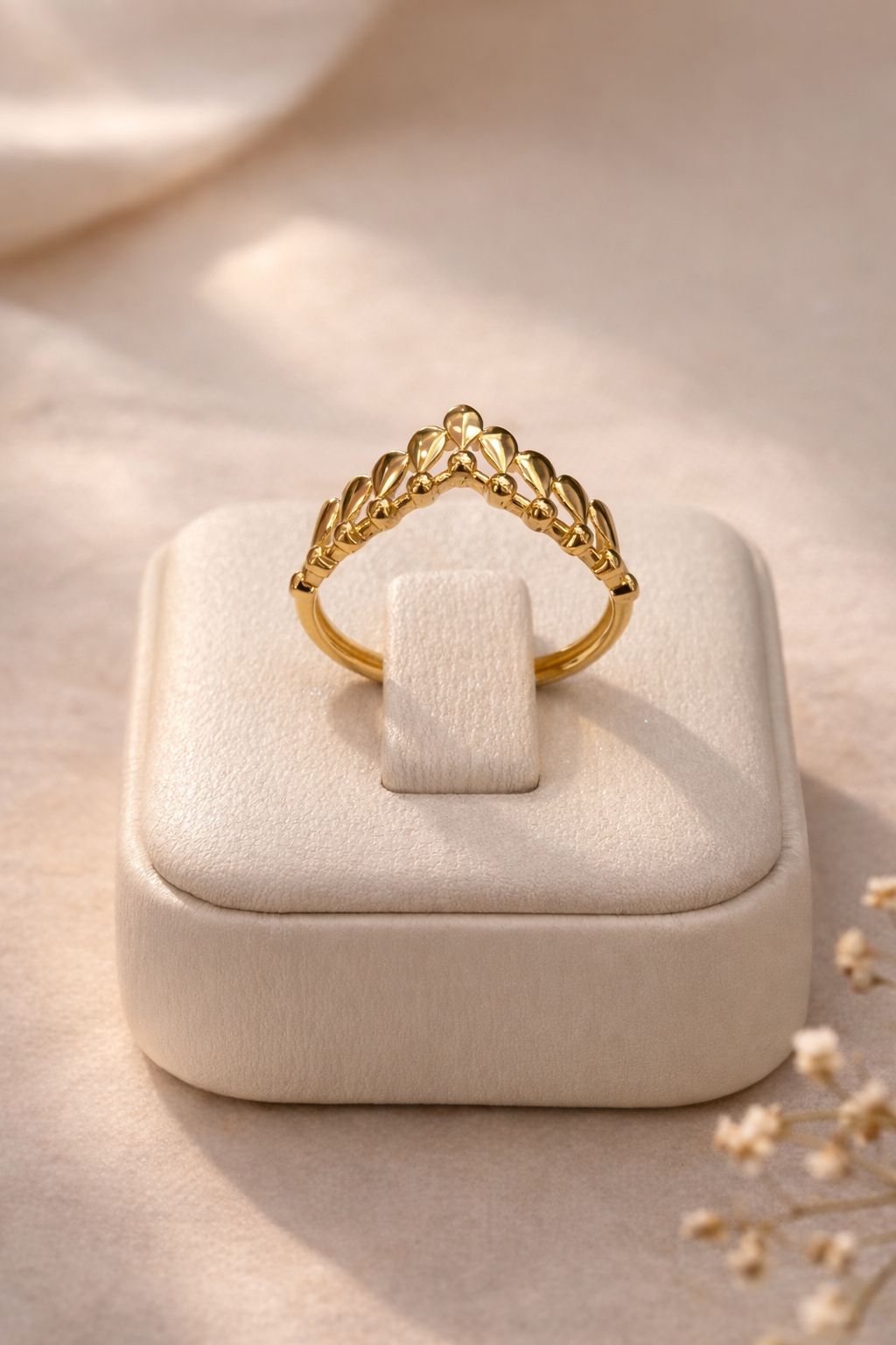 AMELLIE Crown Gold Ring -Royal Touch
